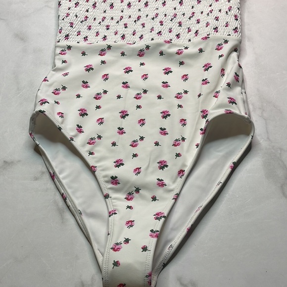 LNA Smocked One Piece Swimsuit Floral NWOT - Picture 4 of 5